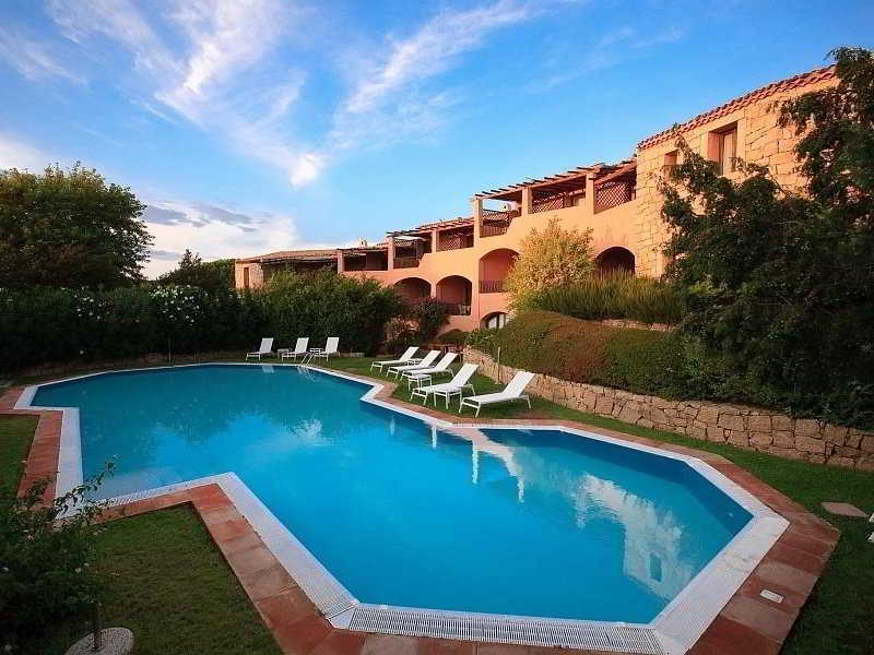 Green Park Hotel Capriccioli  Exterior photo